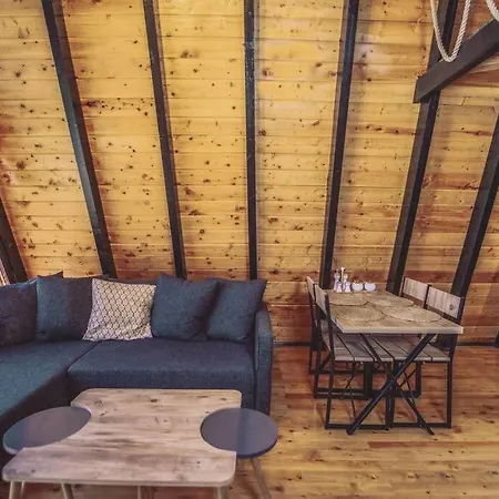 Sleeps 2, Honeymoon Concept Bungalow With Pool - Awz 248 빌라 *