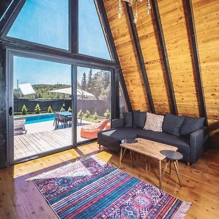 فيلة Sleeps 2, Honeymoon Concept Bungalow With Pool - Awz 248 فتحية