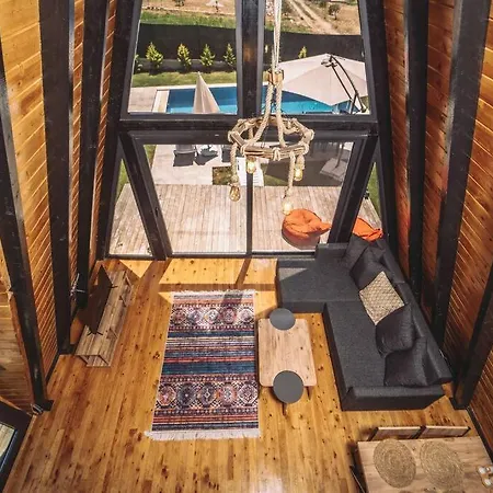 Sleeps 2, Honeymoon Concept Bungalow With Pool - Awz 248 费特希耶